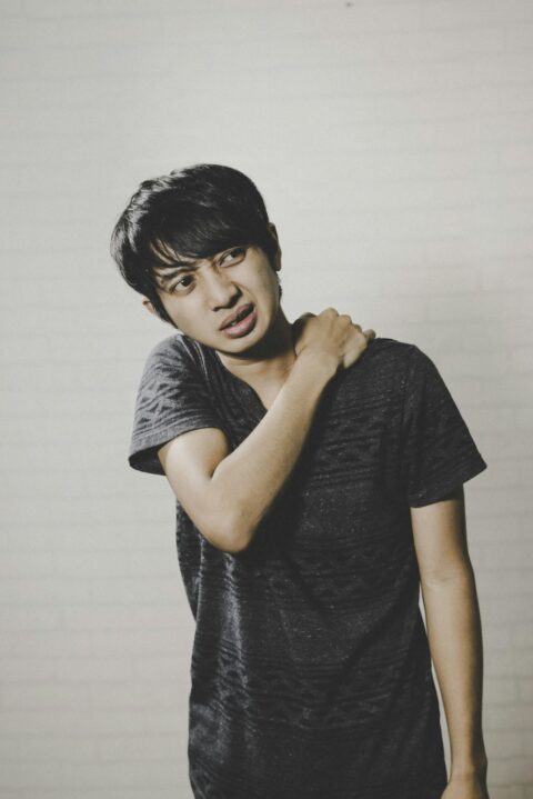 Stress, Holidays, and Your Spine: Managing End-of-Year Tension Naturally